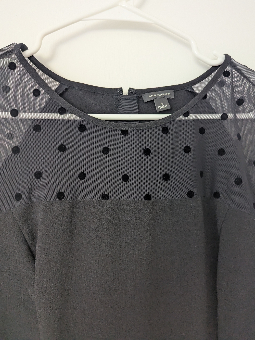 Ann Taylor Peplum Blouse Size 4 Black Polka Dot Mesh Sleeve Zip Back Top - Picture 4 of 12